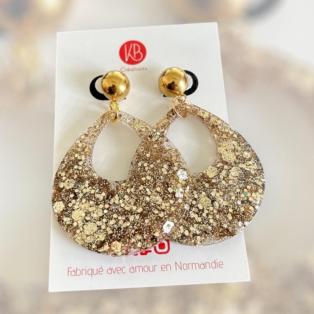 Boucles d’oreilles goutte dorée en résine – bijoux fait main France – cadeau femme chic