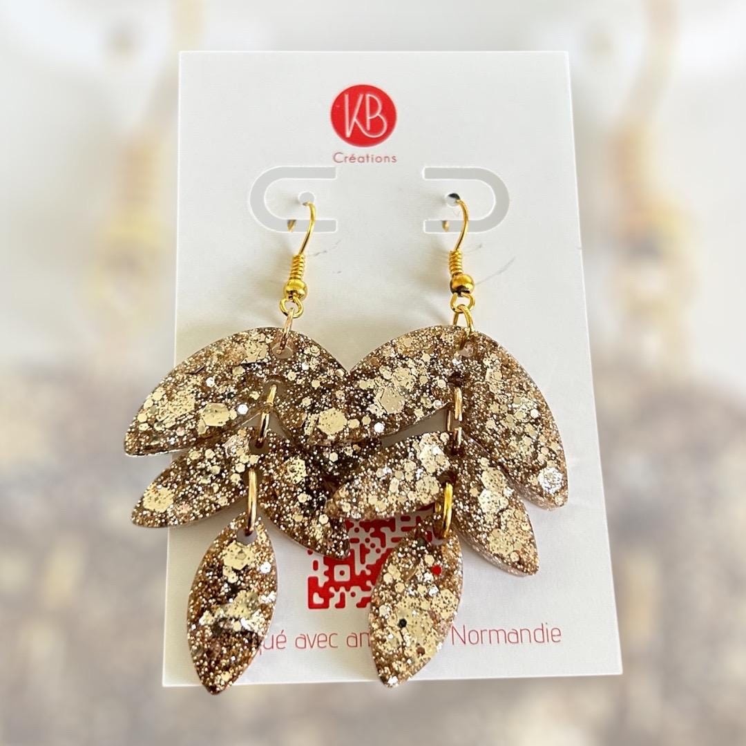 Boucles d’oreilles résine pailletée feuille – Bijoux fantaisie légers femme – Cadeau original fait main France