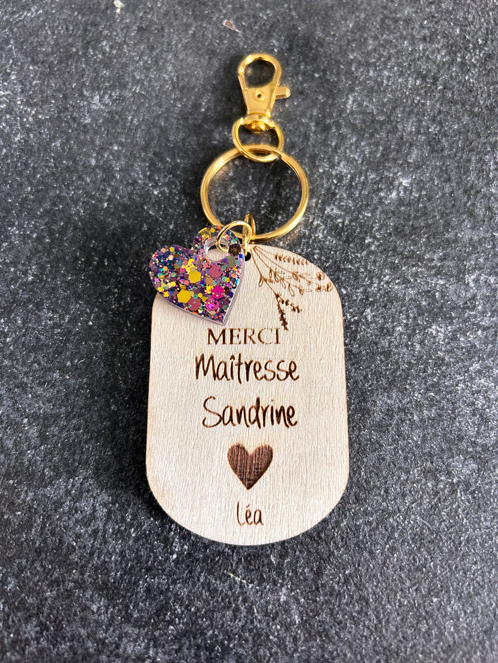 Porte-clés bois cœur pailleté - Maitresse, nounou - Commande Personnalisée