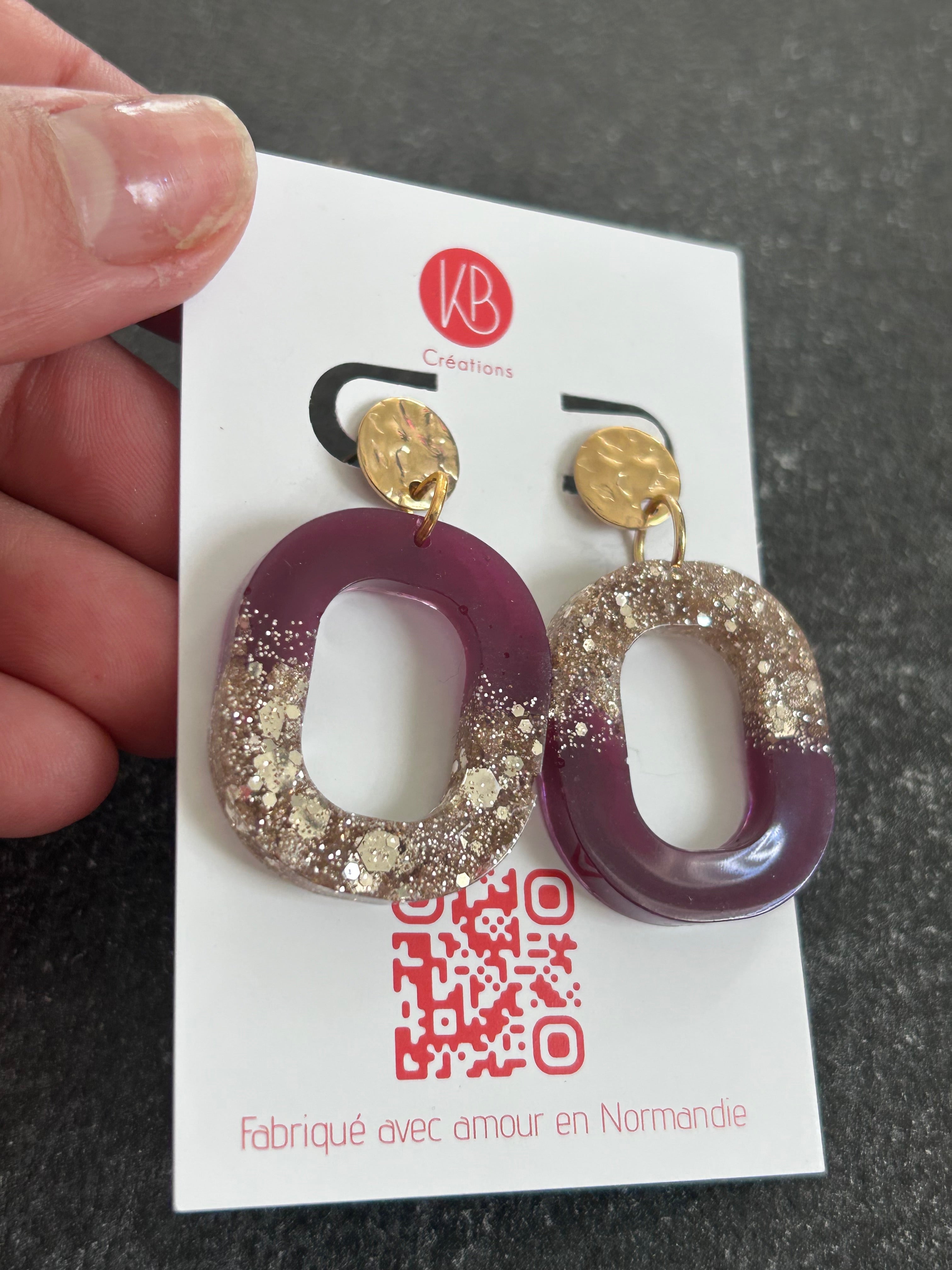 Boucles d’oreilles bordeaux & paillettes dorées