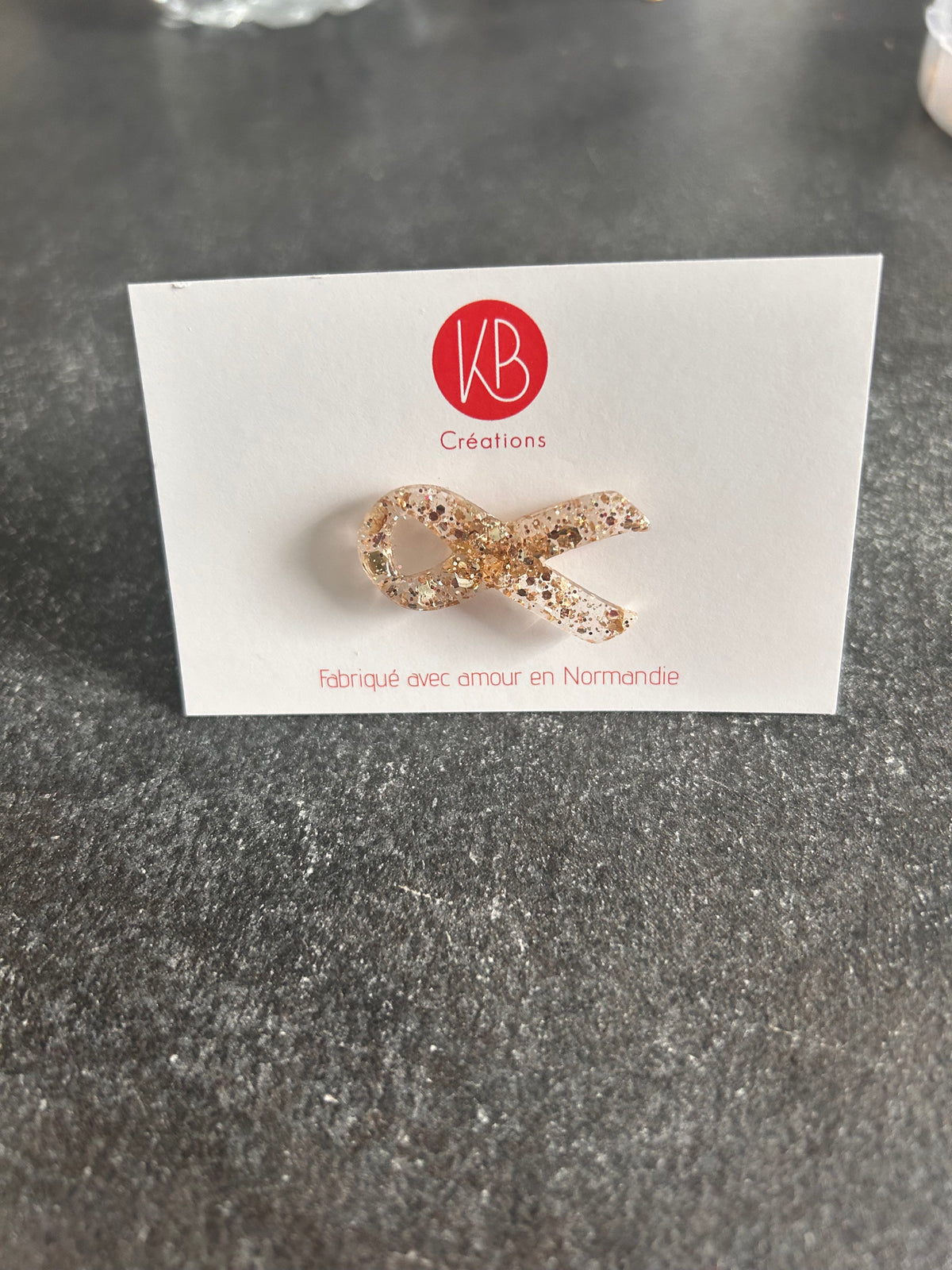 Collection ruban septembre Or en résine – Pin’s ruban rose