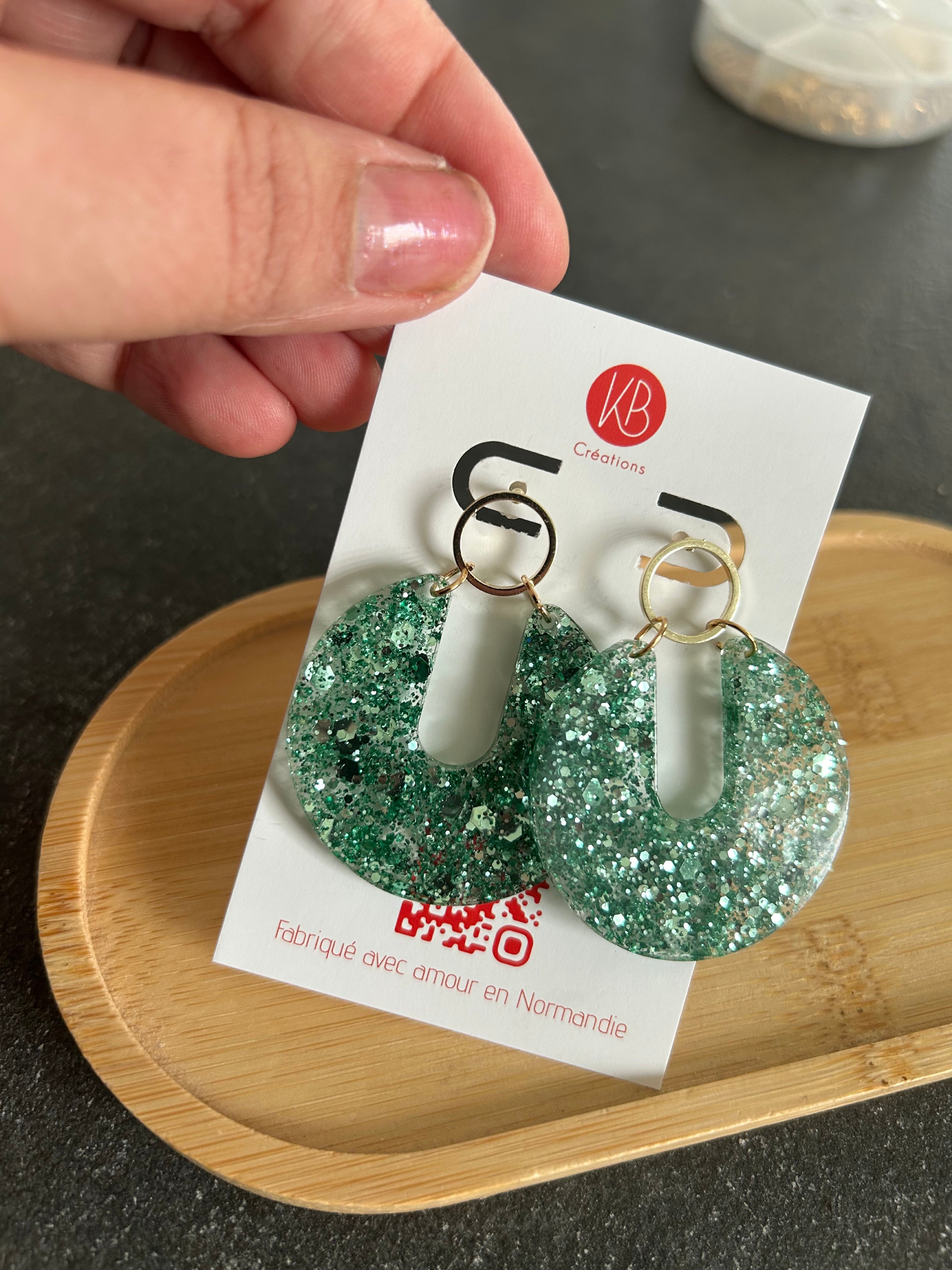 Boucles d’oreilles pailletées vert d’eau