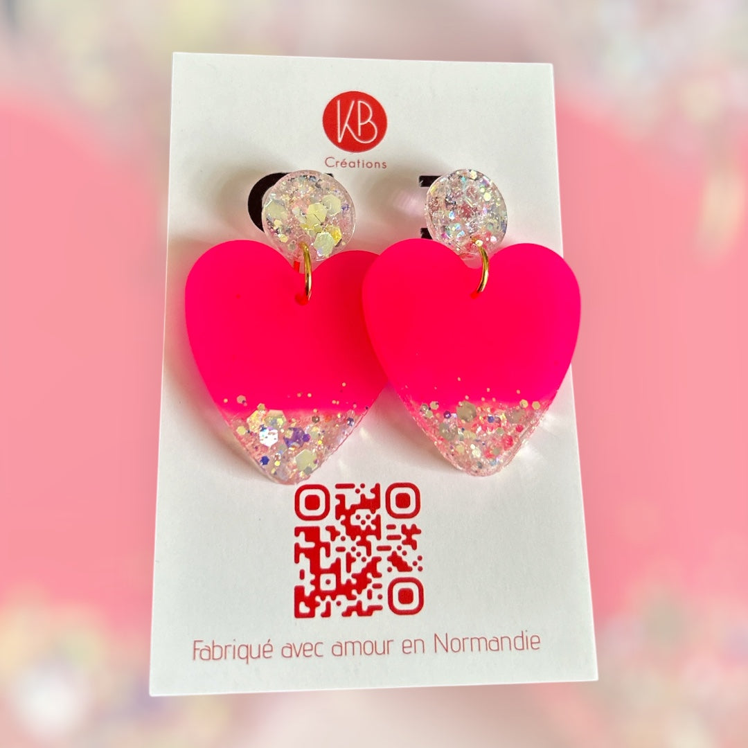 Boucles d’oreilles cœur rose pailleté – création artisanale