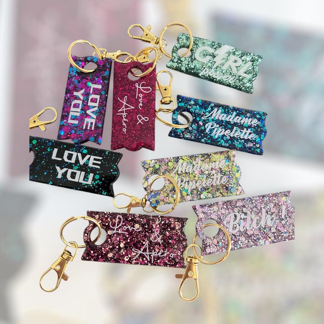 Porte-clé pailleté à message – Création artisanale