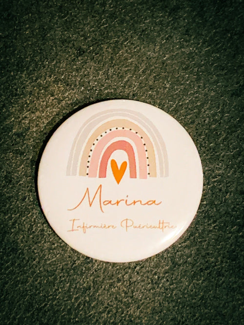 Badge personnalisé - Métier - infirmière - Arc-en-ciel