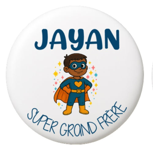 Badge Super Grand Frère Personnalisé - Héros en version blond ou brun – Cadeau pour grand frère
